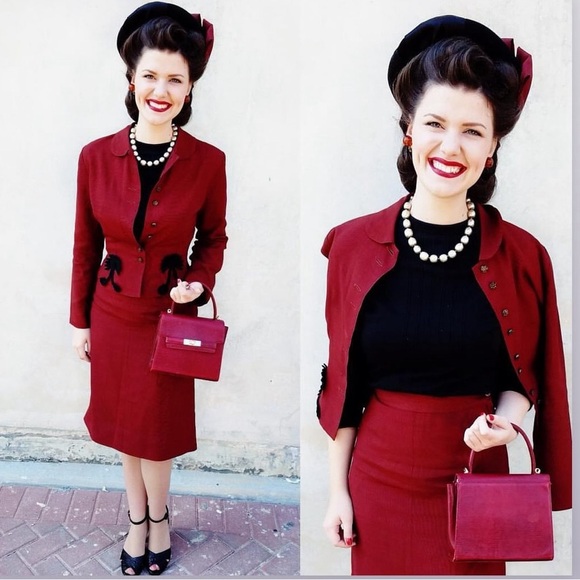 Rare Vintage 1940s maroon red suit, set skirt and jacket with black appliqués - Picture 6 of 10